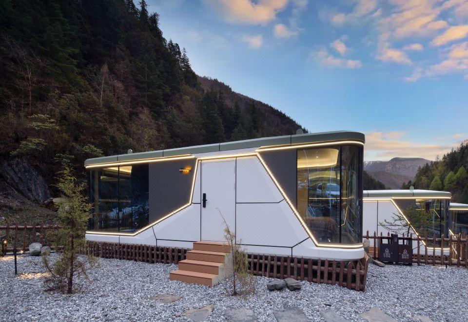 Space Capsule House for Resort & Accommodation Projects