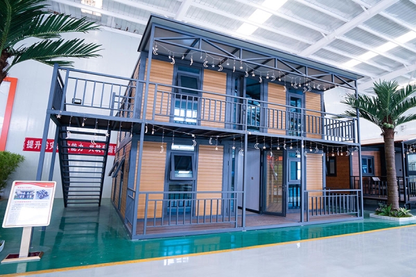 两层平屋顶双面可扩展模块化家居